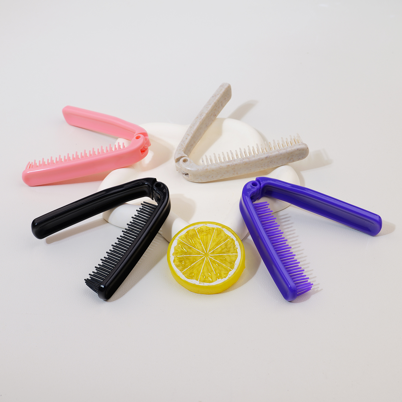 A foldable portable plastic co - مراجعة Comb Fine Tooth وسعره